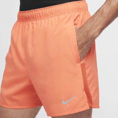 Męskie spodenki do biegania z wszytą bielizną Dri-FIT Nike Challenger 13 cm