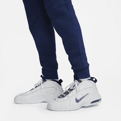 England Tech Fleece Men's Joggers. Nike DK