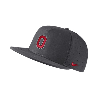 Gorro de béisbol ajustado Nike College Ohio State