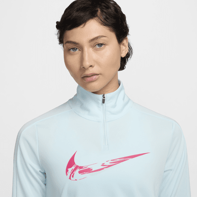 Nike Swoosh Dri-FIT-løbemellemlag med 1/4 lynlås til kvinder