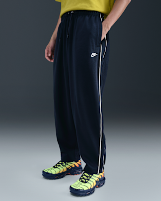 Nike Sportswear Club