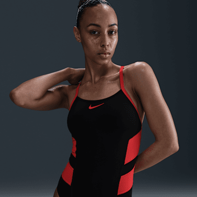 Traje de baño de una pieza con espalda deportiva para mujer Nike Swim HydraStrong Vex Color-Block