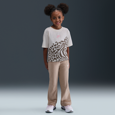 Playera de corte cuadrado para niños talla pequeña Nike Wild Warmth