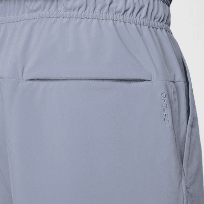 Shorts versátiles sin forro Dri-FIT de 23 cm para hombre Nike Unlimited