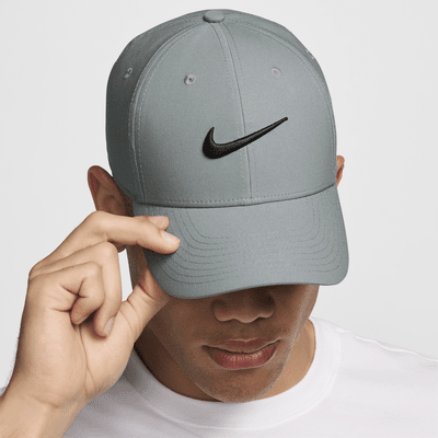 Gorra Swoosh estructurada Nike Dri-FIT Club