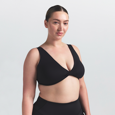 NikeSKIMS Matte Women's Twist-Front Bra