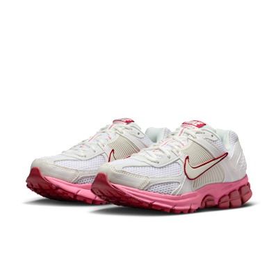 รองเท้าผู้หญิง Nike Zoom Vomero 5 พร้อมส่วนเน้นสะท้อนแสง