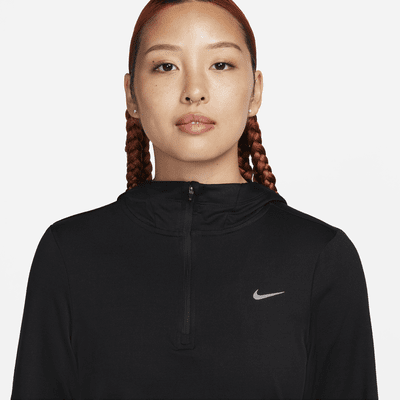 เสื้อแจ็คเก็ตวิ่งมีฮู้ดผู้หญิง Nike Dri-FIT Swift Element UV