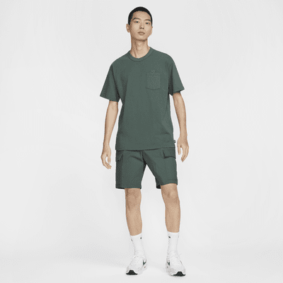 เสื้อยืดผู้ชายมีกระเป๋า Nike Sportswear Premium Essentials