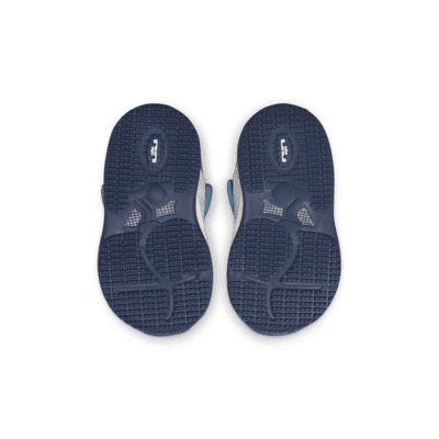 Calzado para bebé e infantil LeBron 19