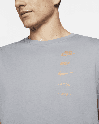 lona Abuelo fecha Nike Sportswear Standard Issue Camiseta - Hombre. Nike ES