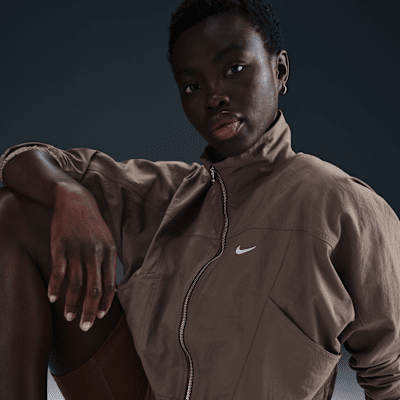 Veste oversize déperlante avec protection UV Nike Sportswear Everything Wovens pour femme