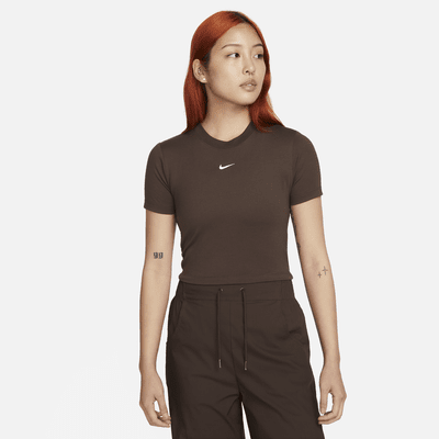 Nike Sportswear Essential 女款合身短版 T 恤