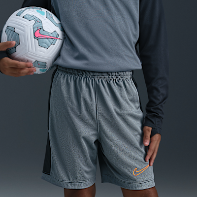 Shorts de fútbol Dri-FIT de 18 cm para niños talla grande Nike Academy
