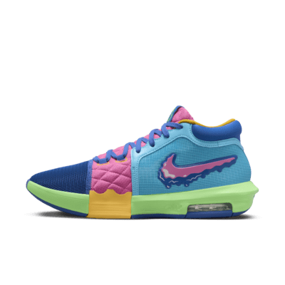 LeBron Witness 8 'I Promise School' basketbalschoenen