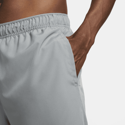 Shorts de running con forro de ropa interior Dri-FIT de 18 cm para hombre Nike Challenger