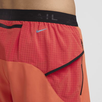 Shorts de correr Dri-FIT de 13 cm con forro de ropa interior para hombre Nike Trail Second Sunrise