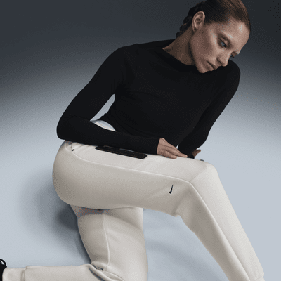 Nike Sportswear Tech Fleece Jogginghose mit mittelhohem Bund für Damen