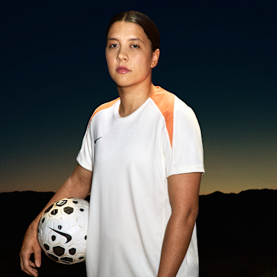Nike Strike Dri-FIT Kısa Kollu Kadın Futbol Üstü