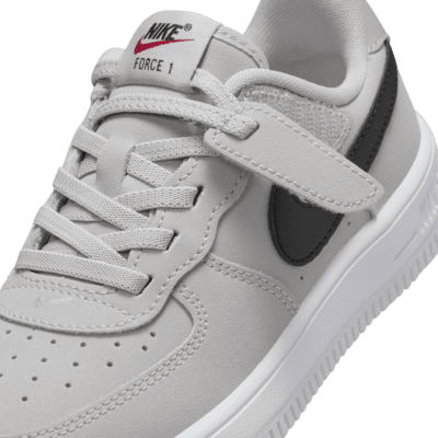 Nike Force 1 Low LV8 EasyOn Younger Kids' Shoes