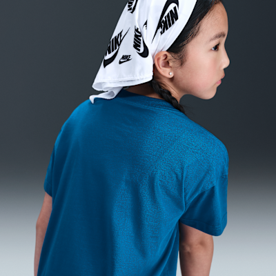 Nike Sportswear Essential Big Kids' (Girls') T-Shirt