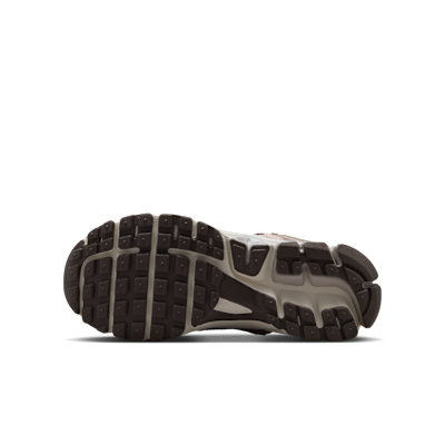 Nike Vomero 5 Older Kids' Shoes with Reflective Design Accents
