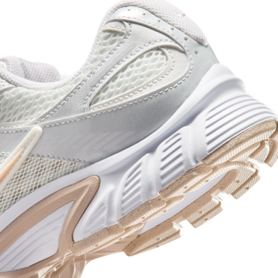 Nike V5 RNR Women's Shoes with Reflective Design Accents