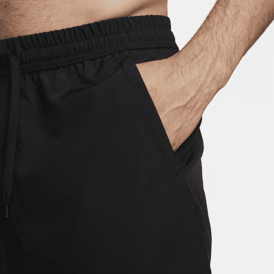 Shorts versátiles Dri-FIT de 23 cm sin forro para hombre Nike Form