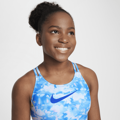 Costume intero con doppie spalline incrociate Nike Swim Dream Clouds – Ragazza