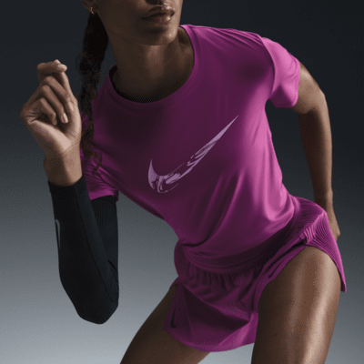 Playera de correr de manga corta Dri-FIT con gráfico para mujer Nike One