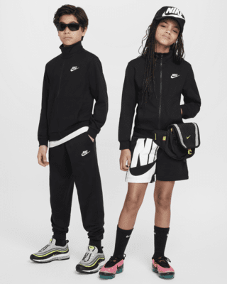 Nike Sportswear Club