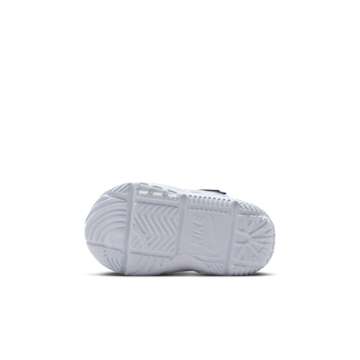 Tenis para bebé e infantil Nike Team Hustle D 12
