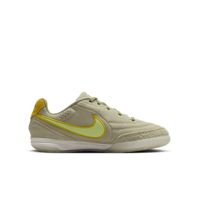 Nike Jr. Tiempo Streetgato LE Low-Top-Fußballschuh für Hallen- und Hartplätze