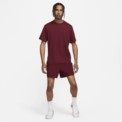 Mångsidig kortärmad tröja Nike Dri-FIT Primary för män