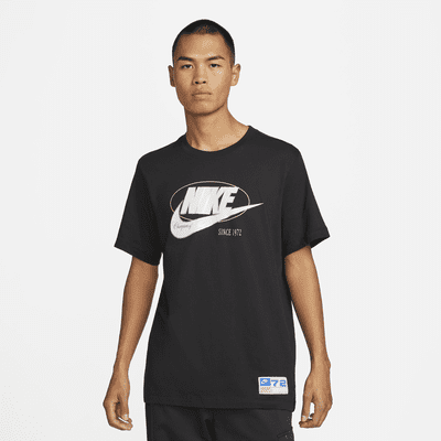 exception Withered Maryanne Jones Nike Sportswear Men's T-Shirt. Nike GB