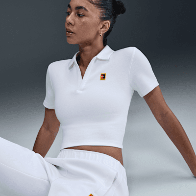 NikeCourt Heritage kurzärmliges Tennis-Poloshirt mit verkürztem Schnitt (Damen)
