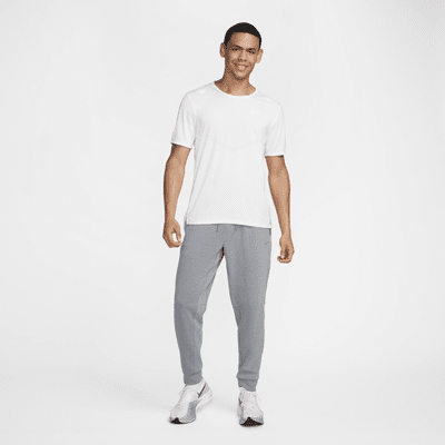 Joggers versátiles con protección UV Dri-FIT para hombre Nike Primary