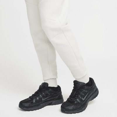 Joggers de tejido Fleece para hombre Nike Tech