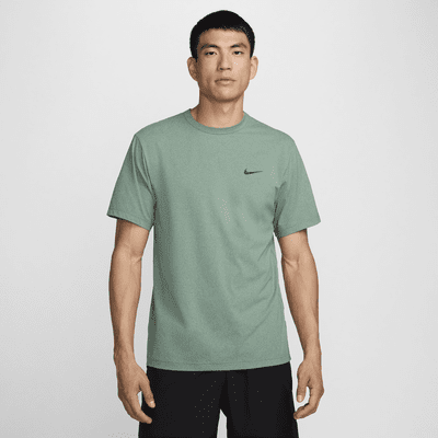 Playera versátil de manga corta Dri-FIT UV para hombre Nike Hyverse