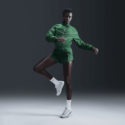 Nike Windrunner Bol Kesimli UV Dokuma Tam Boy Fermuarlı Kadın Ceketi