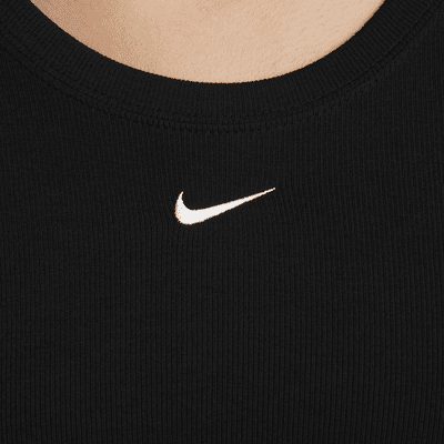 Top aderente a mini costine a manica corta con retro arrotondato Nike Sportswear Chill Knit – Donna