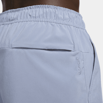 Shorts versátiles sin forro Dri-FIT de 18 cm para hombre Nike Unlimited