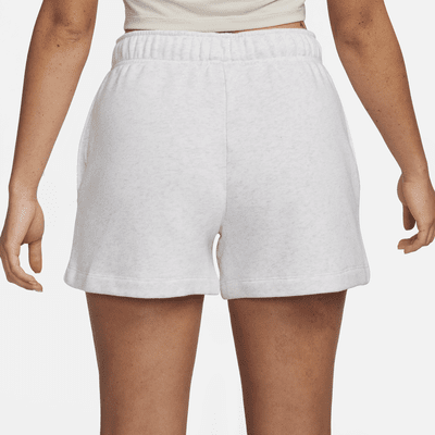 Shorts con gráfico de tiro medio para mujer Nike Sportswear Club Fleece