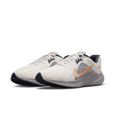 Tenis de correr en pavimento para hombre Nike Quest 5