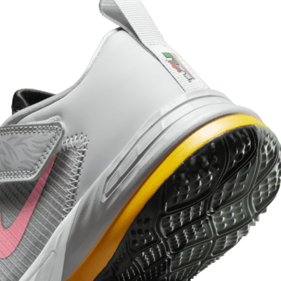 Calzado para niños talla pequeña LeBron 18 Low 'Bugs vs Marvin'