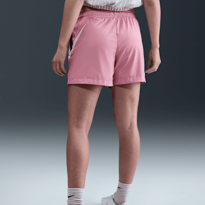 Nike Sportswear Classic Shorts de tejido Woven de tiro medio de 13 cm con logotipo para mujer