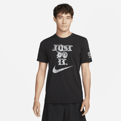 เสื้อยืดฟิตเนสผู้ชายมีกราฟิก Nike Dri-FIT