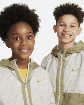 Nike Outdoor Play Older Kids' Oversized Woven Jacket. Nike MY