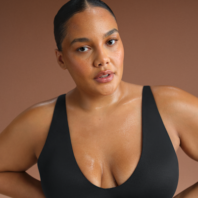 NikeSKIMS Shine Women's V-Neck Bra