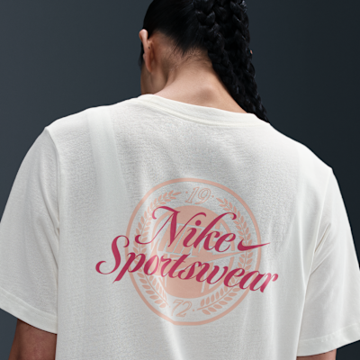 Nike Sportswear 女款 T 恤